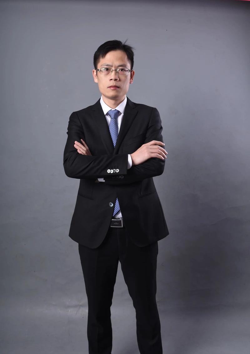 文彩云 视觉与舞美负责人